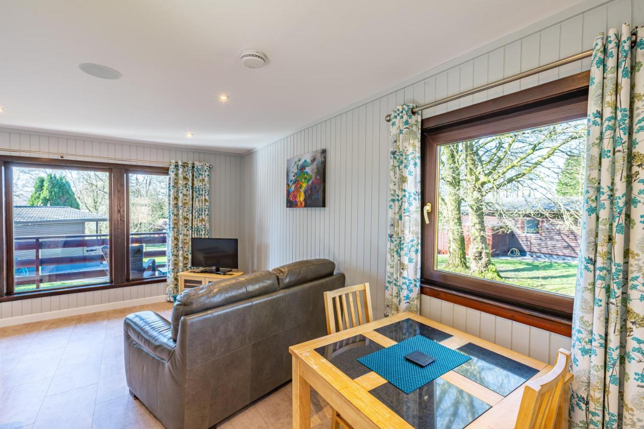 Bluebell Lodge 7 With Hot Tub Newton Stewart Eksteriør bilde
